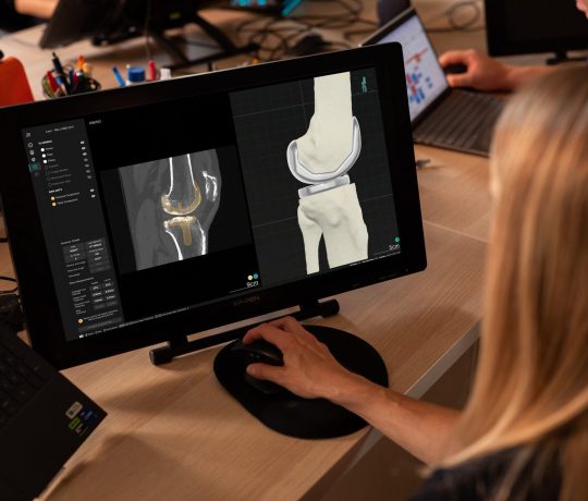 AXCEL_knee_implant
